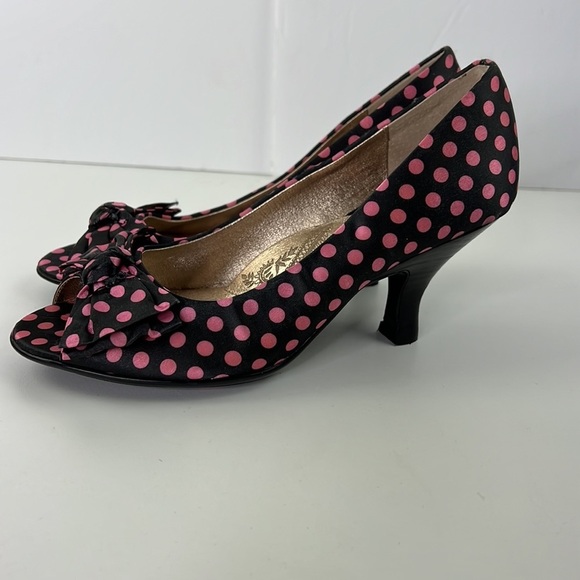 Söfft Black with Pink Polka Dot Retro Heels - Picture 4 of 9
